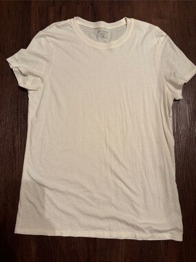 Mott & Bow athletic cream fitted t-shirt women’s sz M EUC